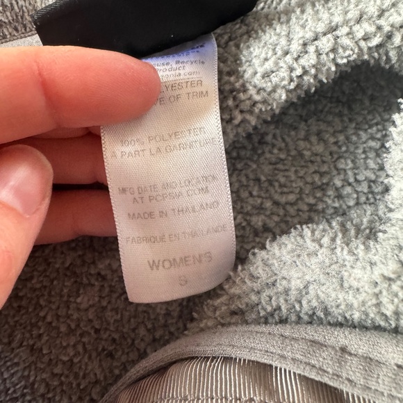 Patagonia Women's "Better Sweater" - Picture 3 of 3